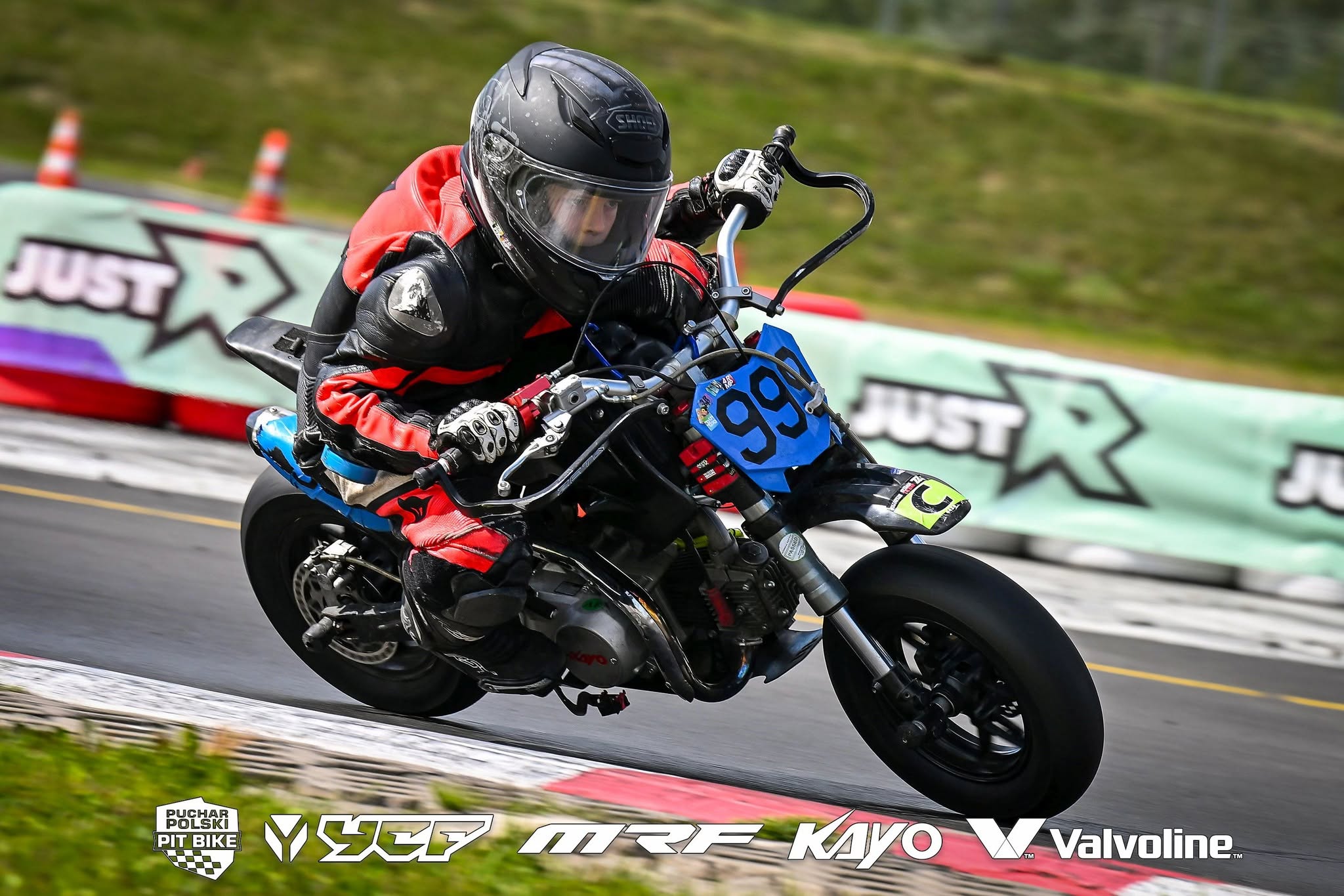 Paweł Radwan Jr. #999 w zakręcie, Puchar Polski Pit Bike